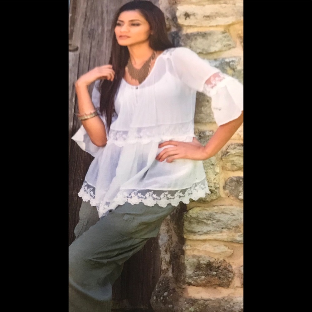 NWT.   Sacred Threads Blouse/Tunic.   215518.   BL/OR
